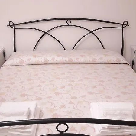 Domuspes Apartament *